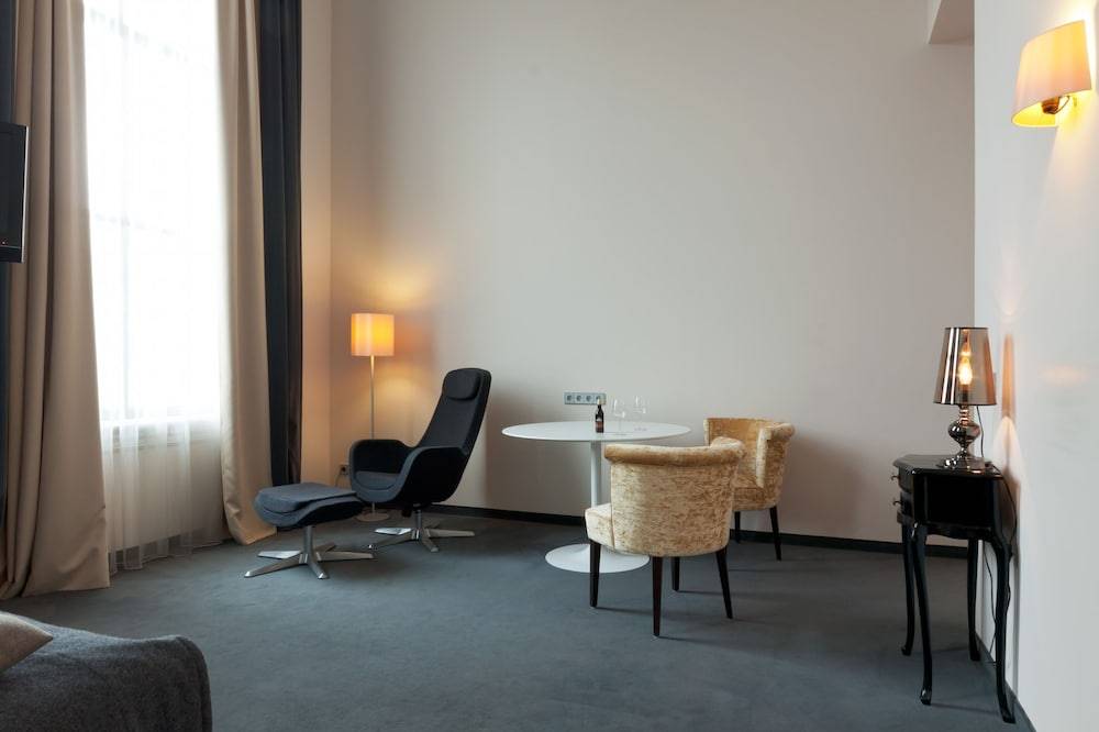Suitehotel Pincoffs 1