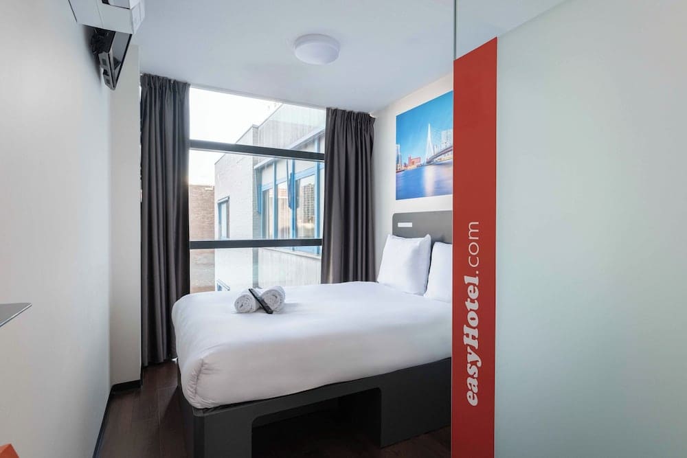 easyHotel Rotterdam City Centre 1