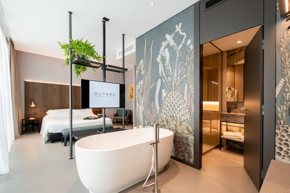 DUPARC Contemporary Suites 1