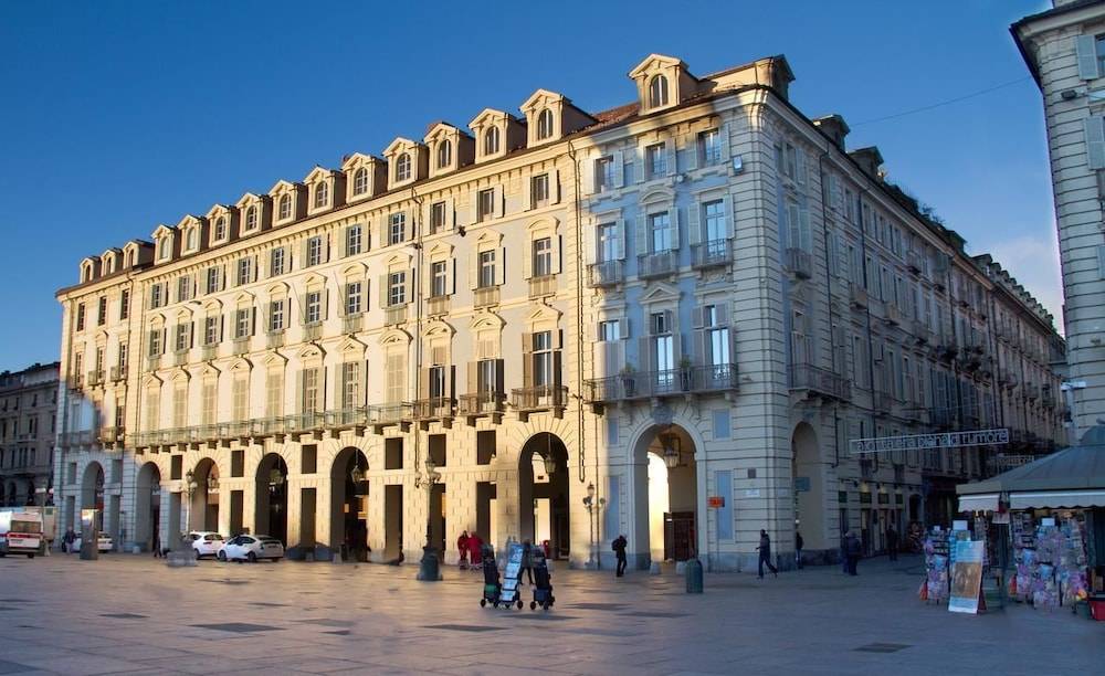 Piazza Castello Suite 1