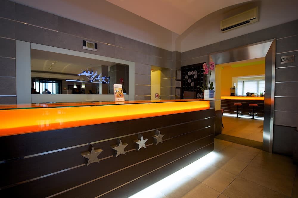 Best Western Crystal Palace Hotel 2