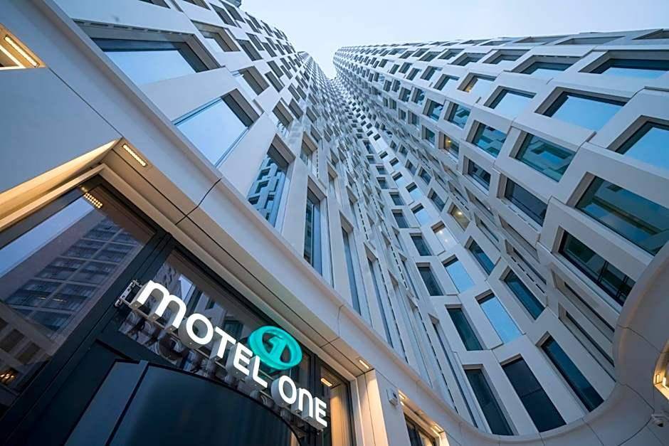 Motel One Berlin-Upper West 1
