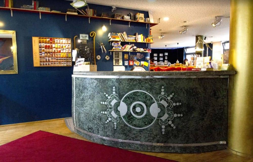 Heart of Gold Hostel & Capsules Berlin 2