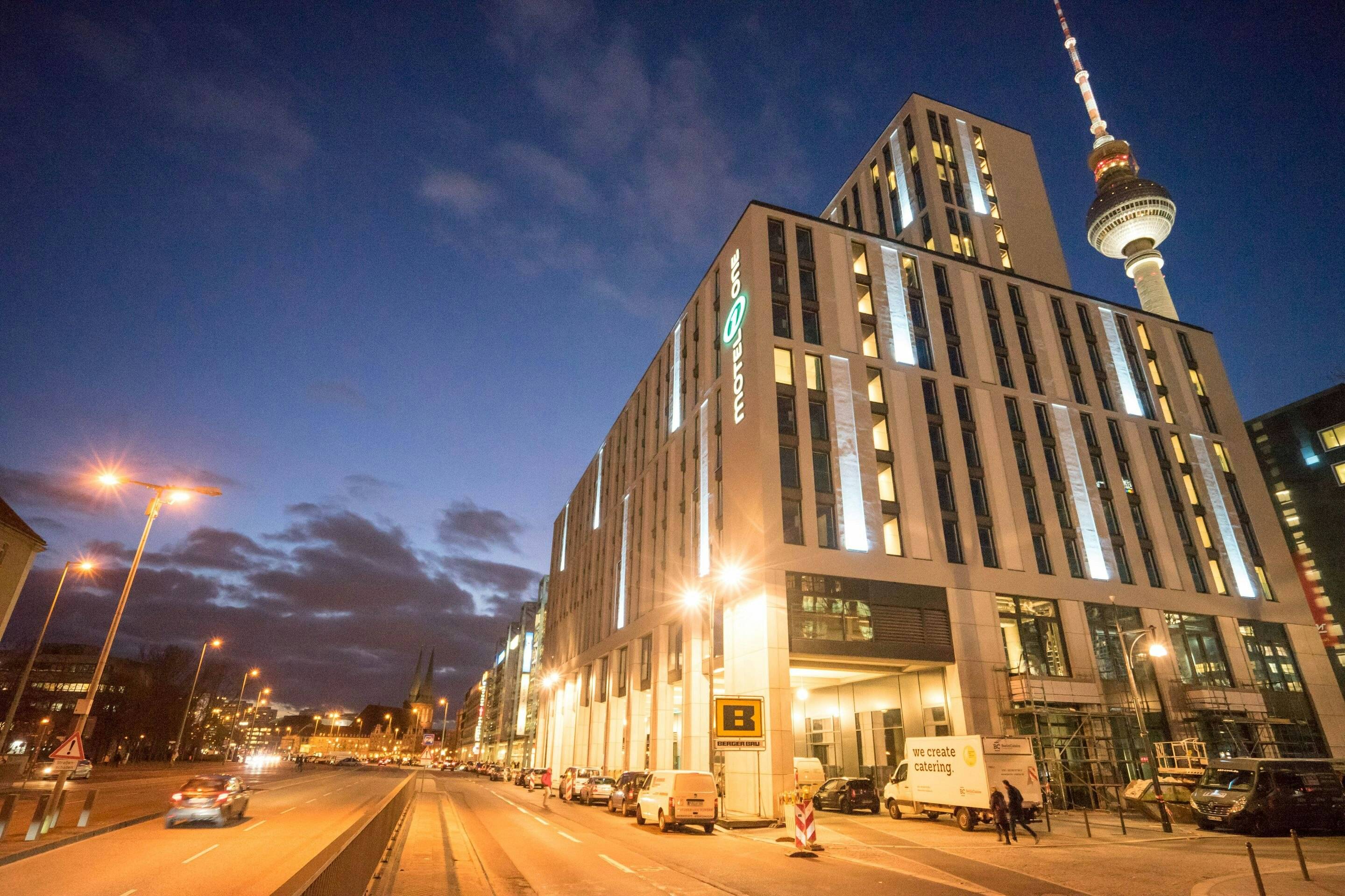 Motel One Berlin-Alexanderplatz 1