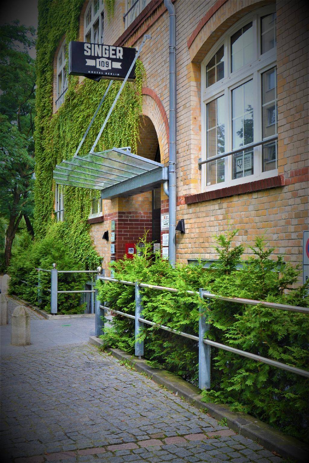 Singer109 Hostel, Hotel & Apartment 2