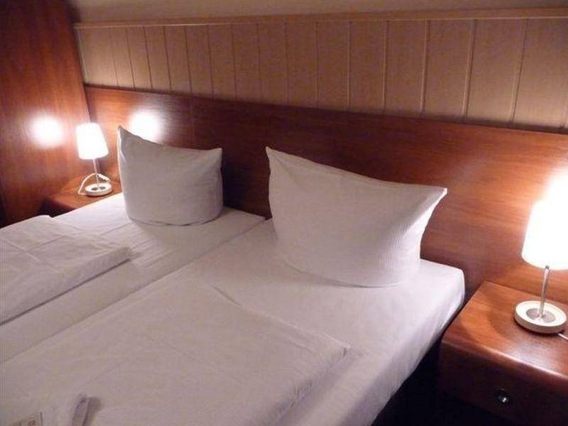 Hotel-Pension Rheingold am Kurfürstendamm 2