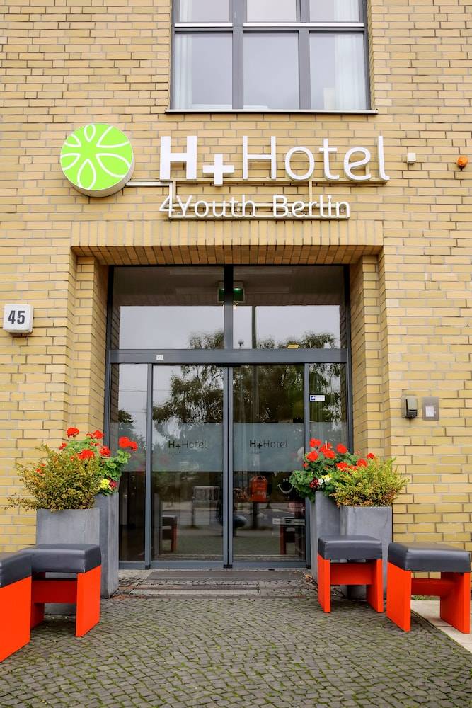 H+ Hotel 4Youth 1