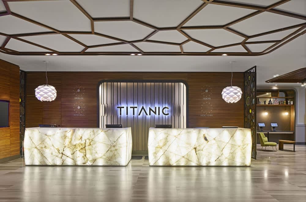 TITANIC Chaussee Berlin 2