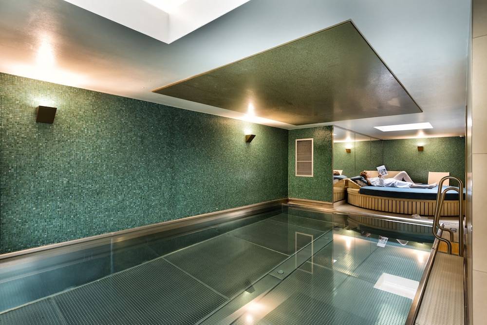 Adina Apartment Hotel Berlin Checkpoint Charlie 1