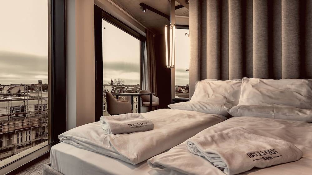 Bellman Hotel 1