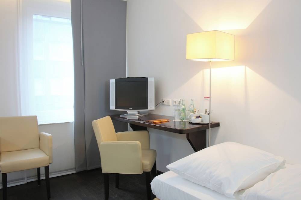 Helvetia Rooms - Self Check-In 2