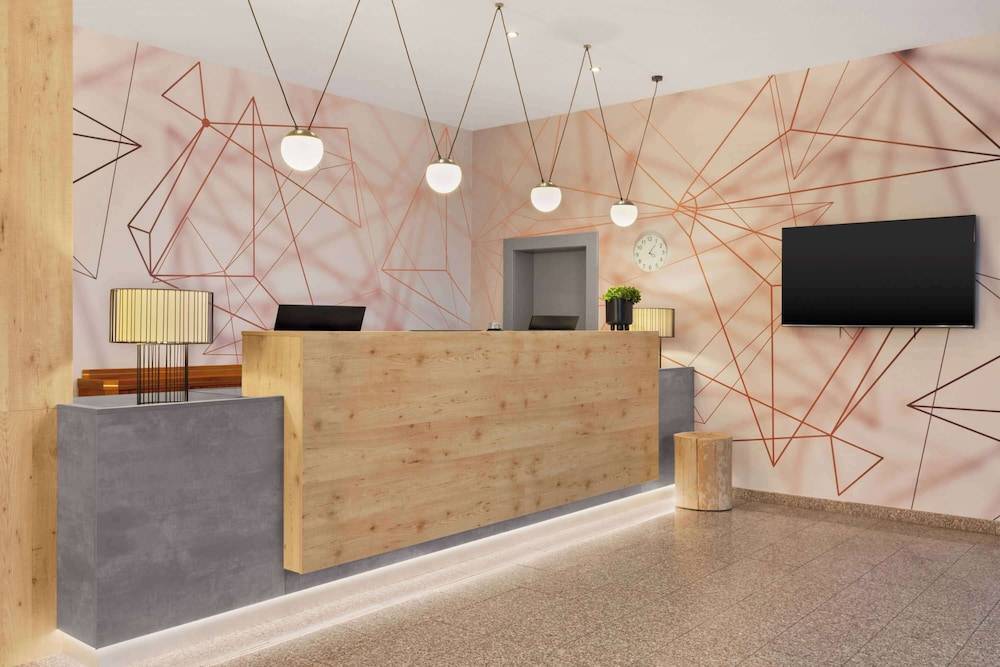 Ramada by Wyndham München Airport 2