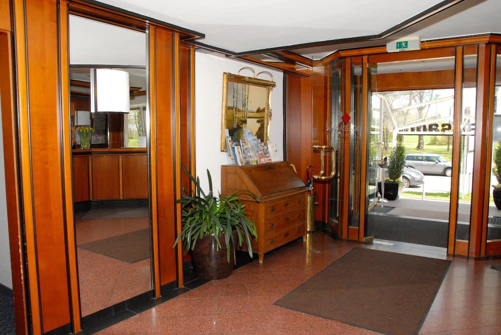 Ambassador Parkhotel 2