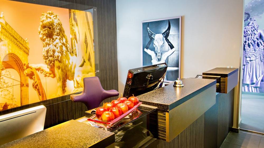 Munich Deluxe Hotel 2