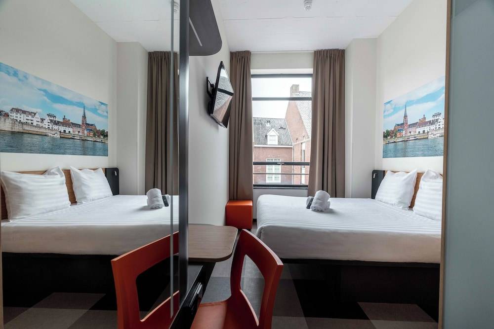easyHotel Maastricht City Centre 1