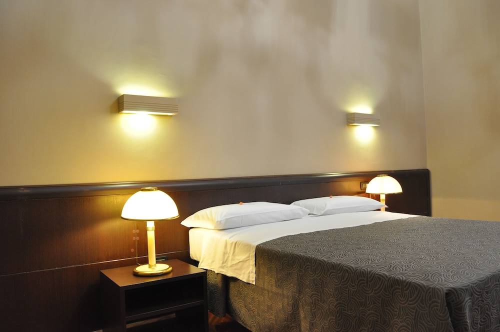 Hotel Twenty Nine 1