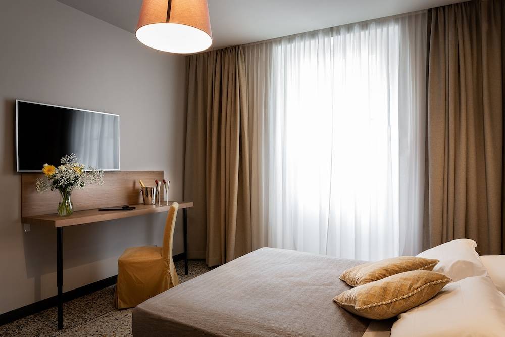 HNN Luxury Suites 1