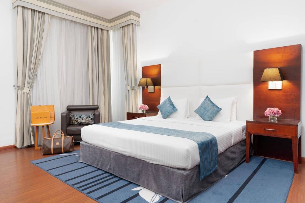Golden Sands Hotel & Residences 1