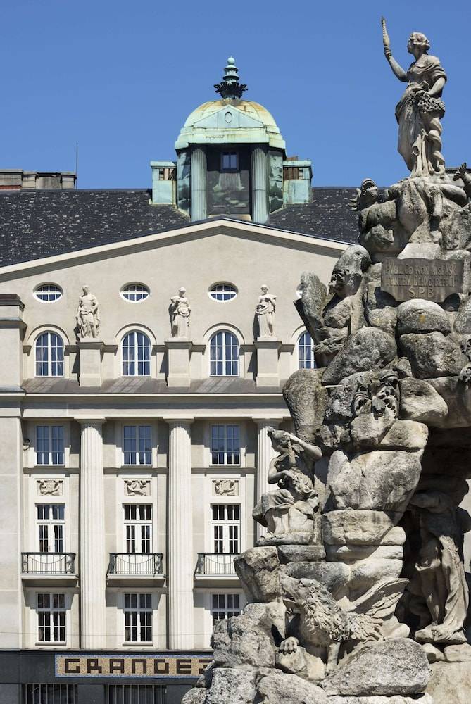 Grandezza Hotel Luxury Palace 1