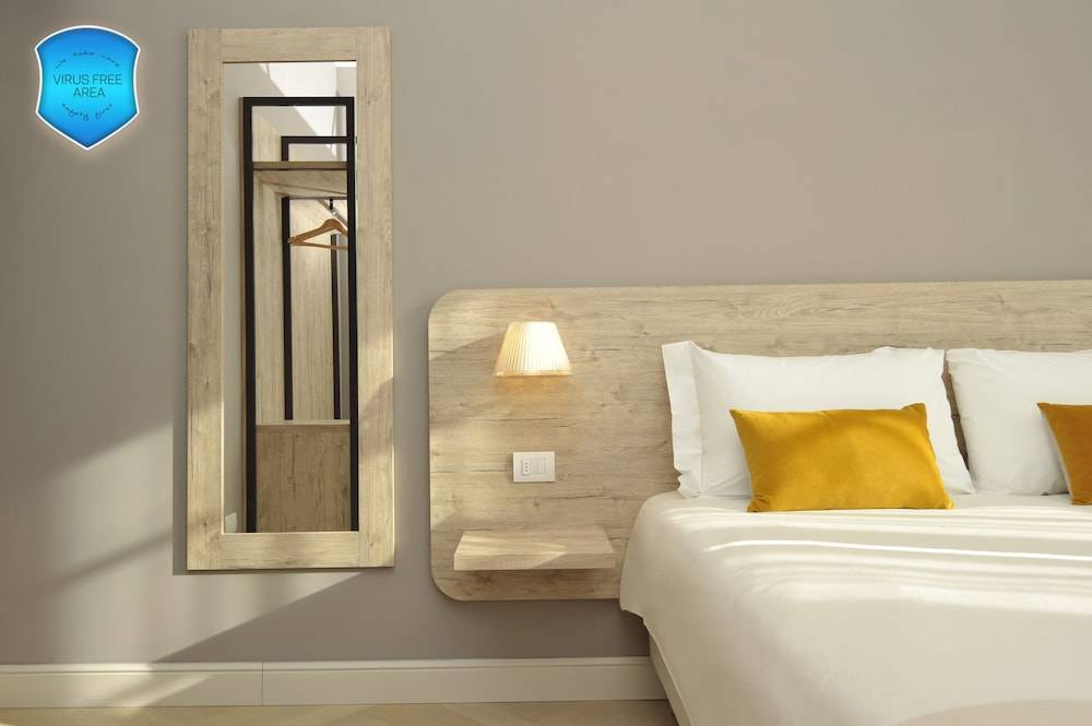 Bergamo Inn 43 1