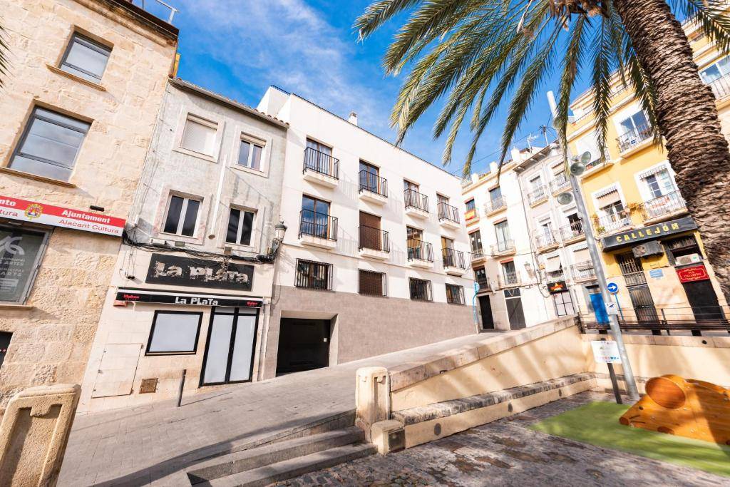Apartamentos Quijano by Be Alicante 1