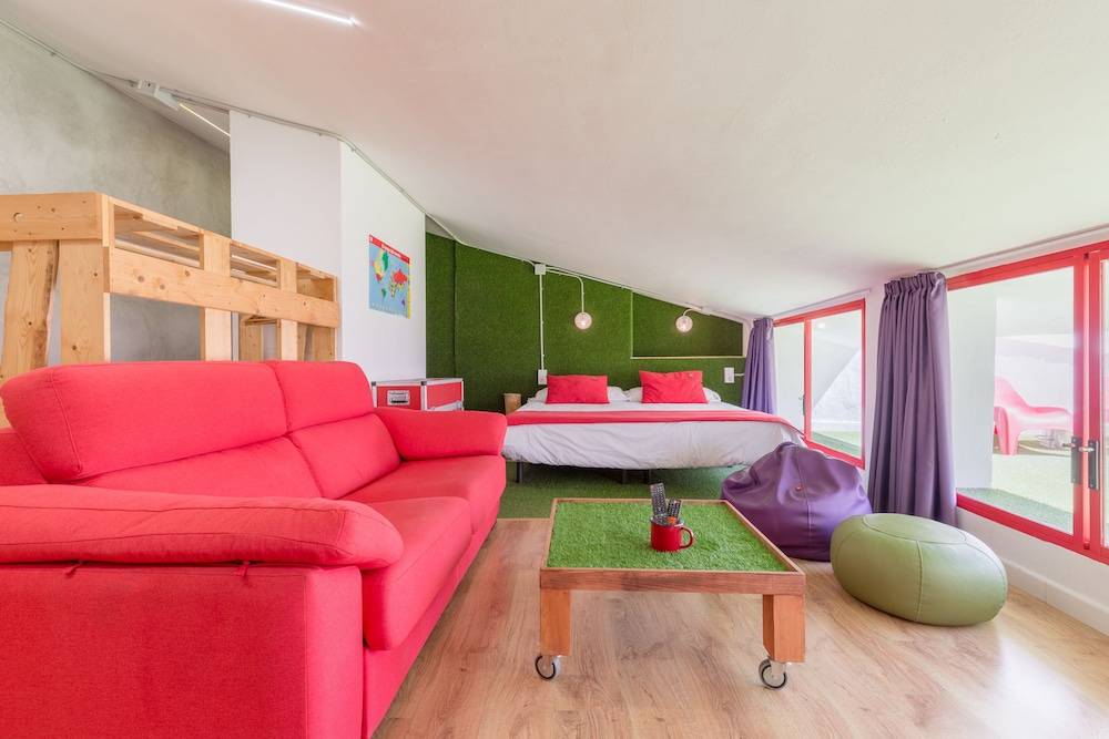 Tomate Rooms 1