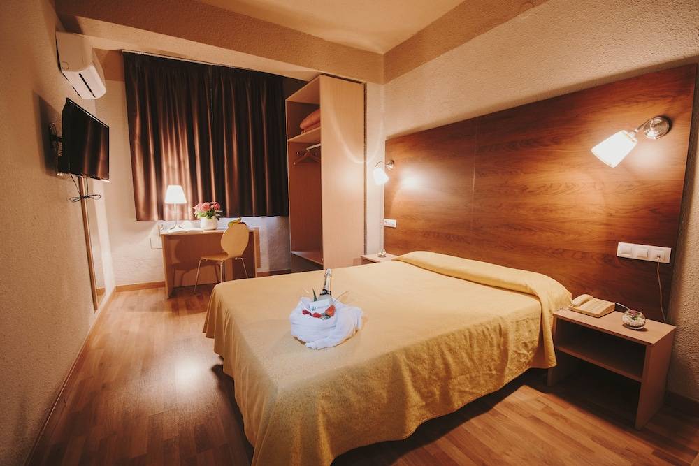 Hotel Embajador 1