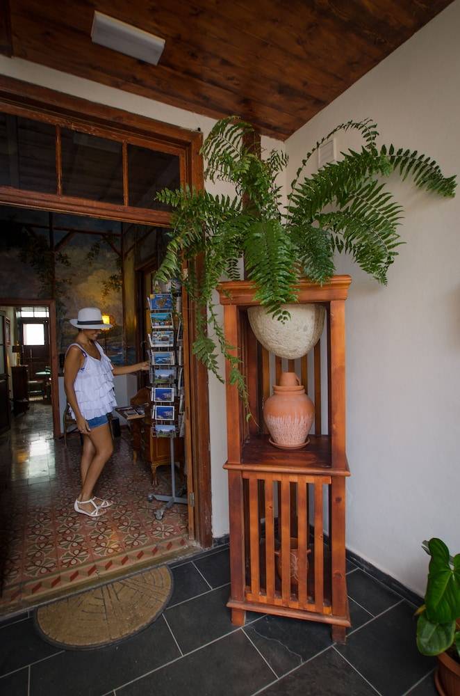 Gara Hotel 2