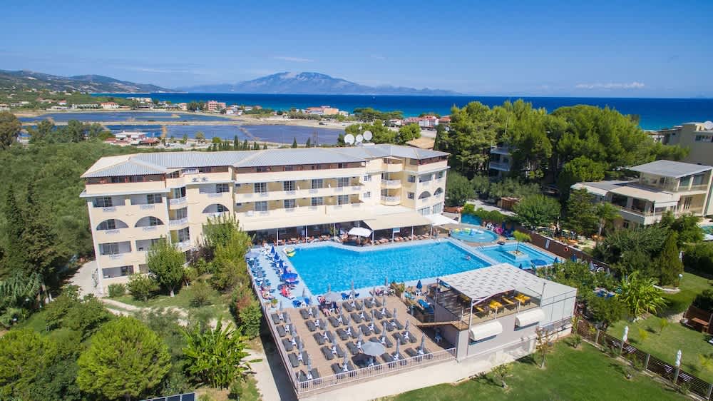 Koukounaria Hotel & Suites 1