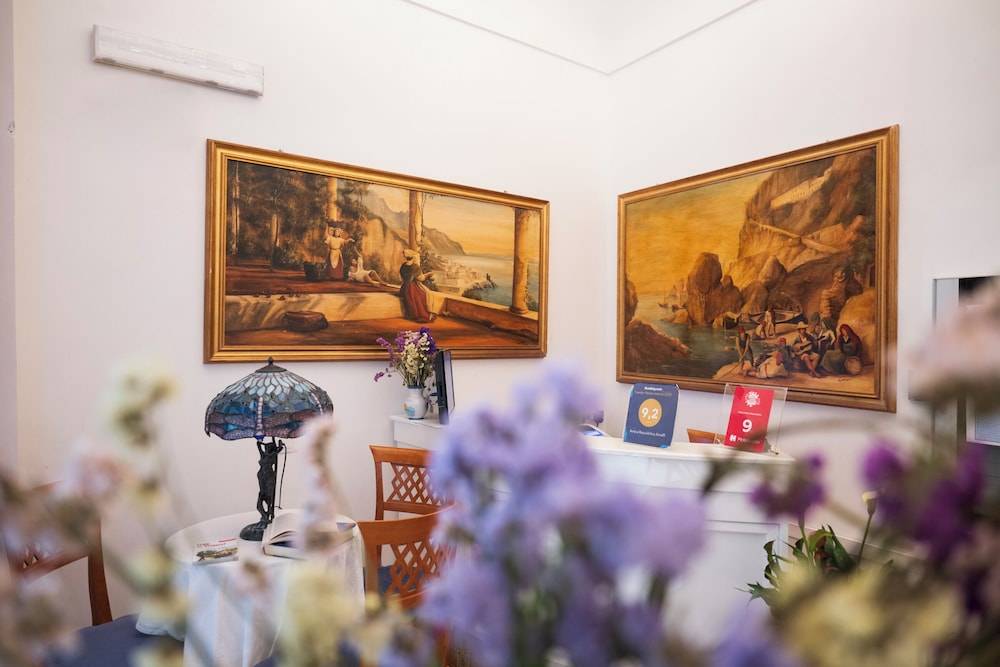 Hotel Antica Repubblica in the historical center 2 minutes away,at 170mt, from the Sea 2