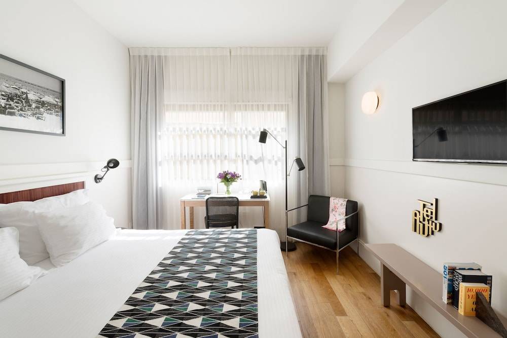 Lily & Bloom Boutique Hotel 1