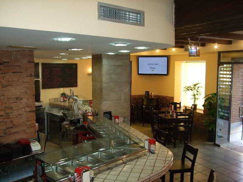 Hotel Complutense 1
