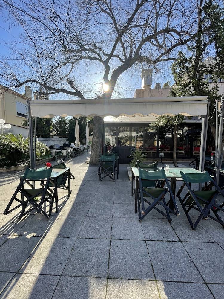 Hotel Les Cigalons 1