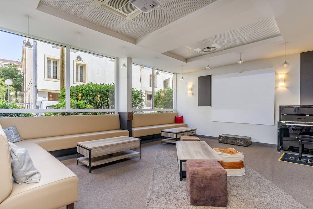 B&B HOTEL Marseille Prado Parc des Expositions 2