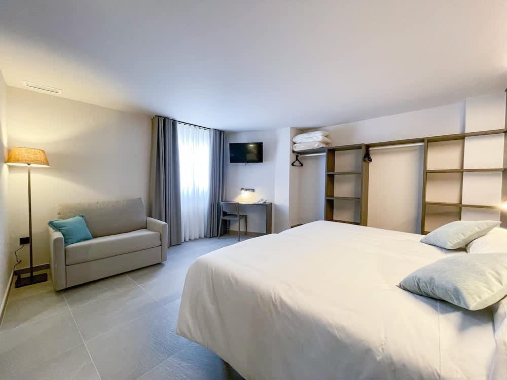 Hotel Quatre Llunes 1