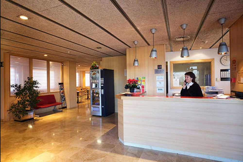 Hotel Basic 2
