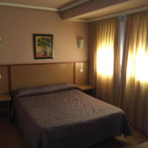 Hotel Avenida Leganv S 2