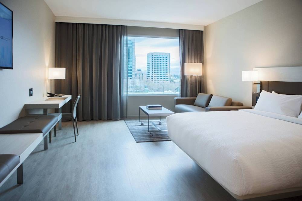 AC Hotel by Marriott San Jose Downtown 1