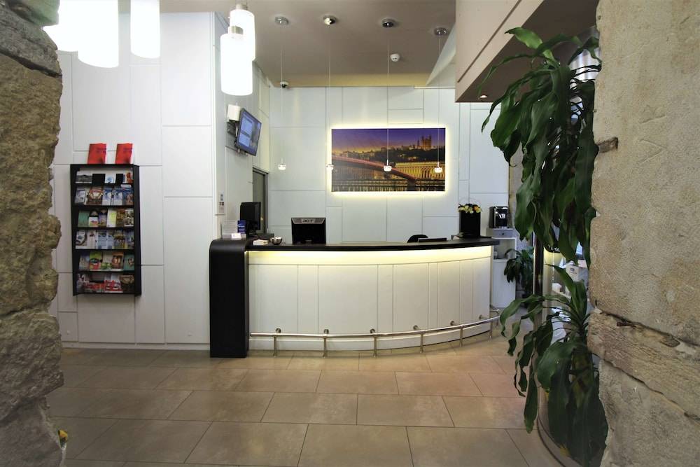Best Western Lyon Saint-Antoine 2