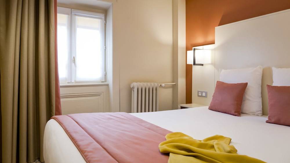 Hotel Des Remparts Lyon Perrache 2