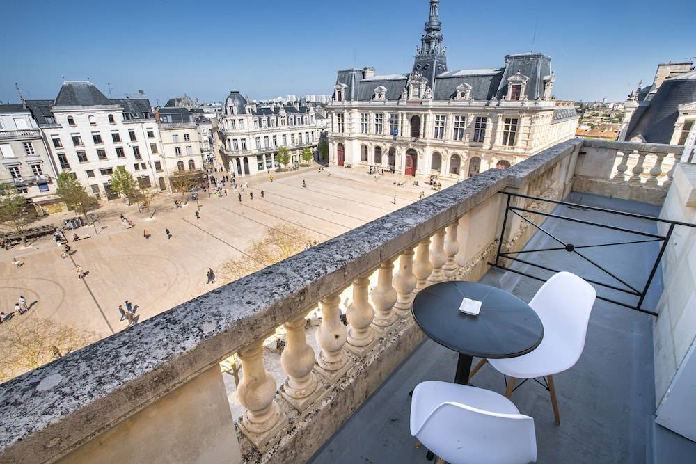 Hôtel Central 1
