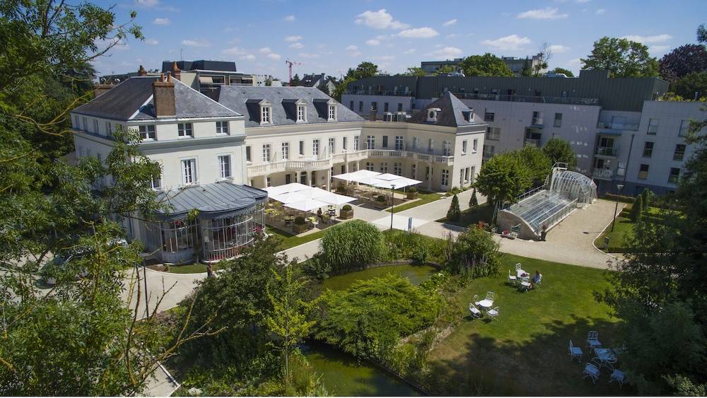 Château Belmont Tours by The Crest Collection 1