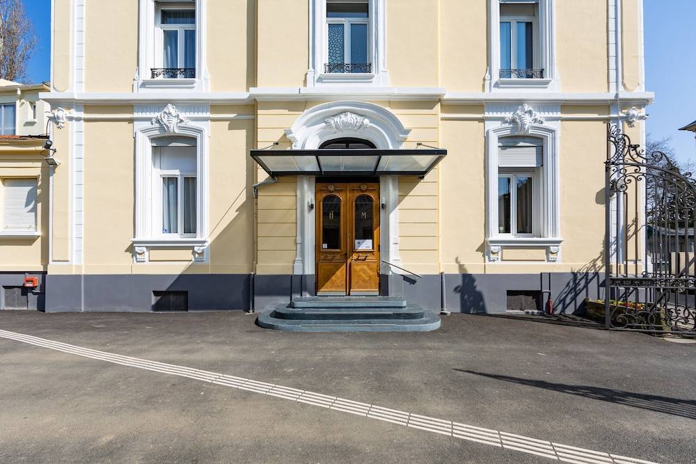 Berti Hotel - Mulhouse Centre Gare 1