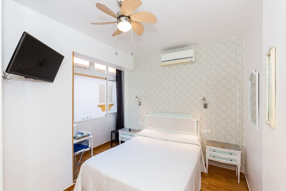 Guadalupe Hostal By Torremolinos On-line 1