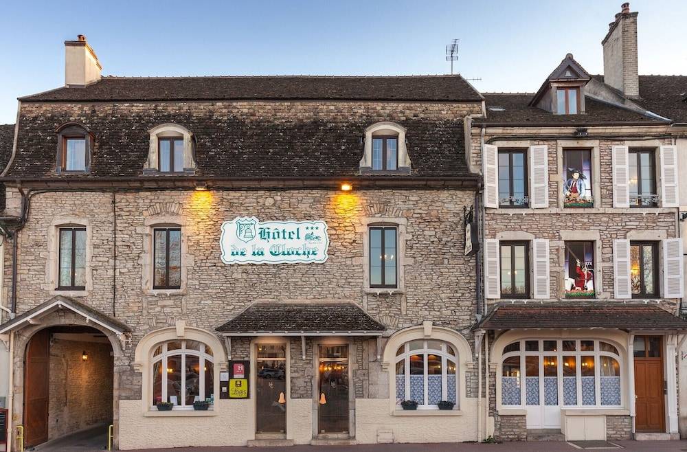 Logis Hotel de La Cloche 1