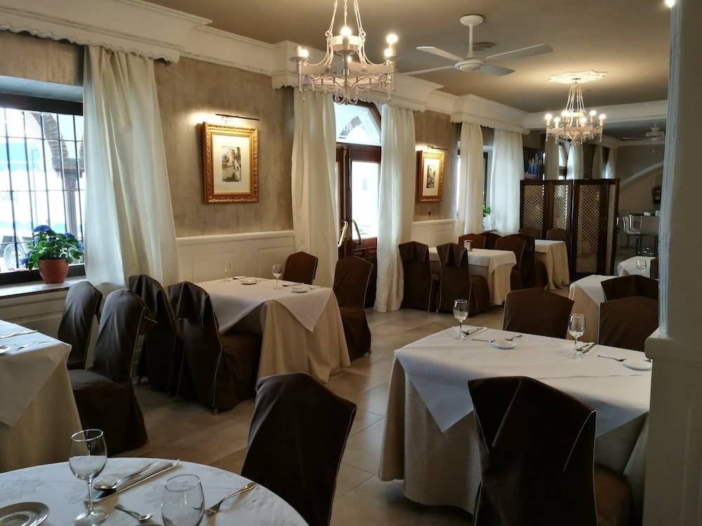Hotel Restaurante Montserrat 1