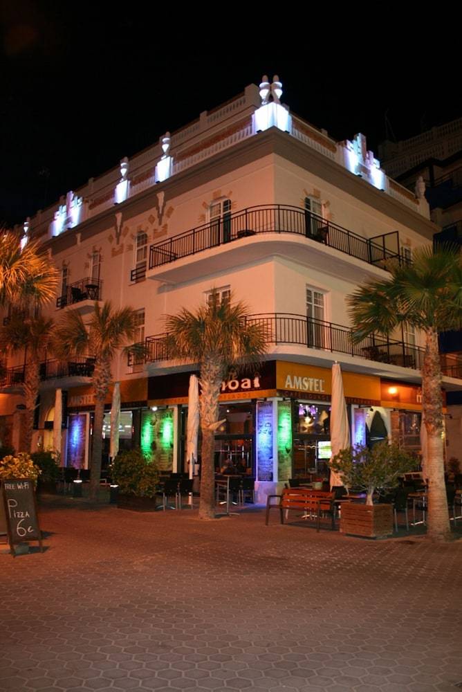 Apartamentos Senabre Palais 1