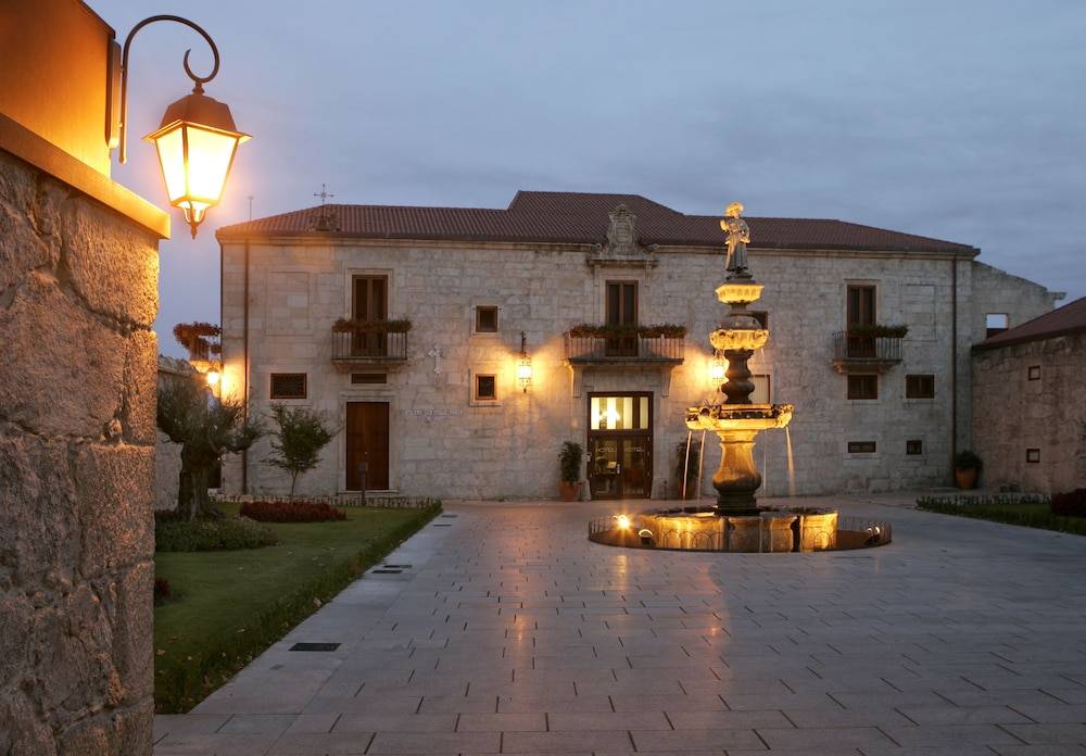 Hotel Pazo de Lestrove by Pousadas de Compostela 1