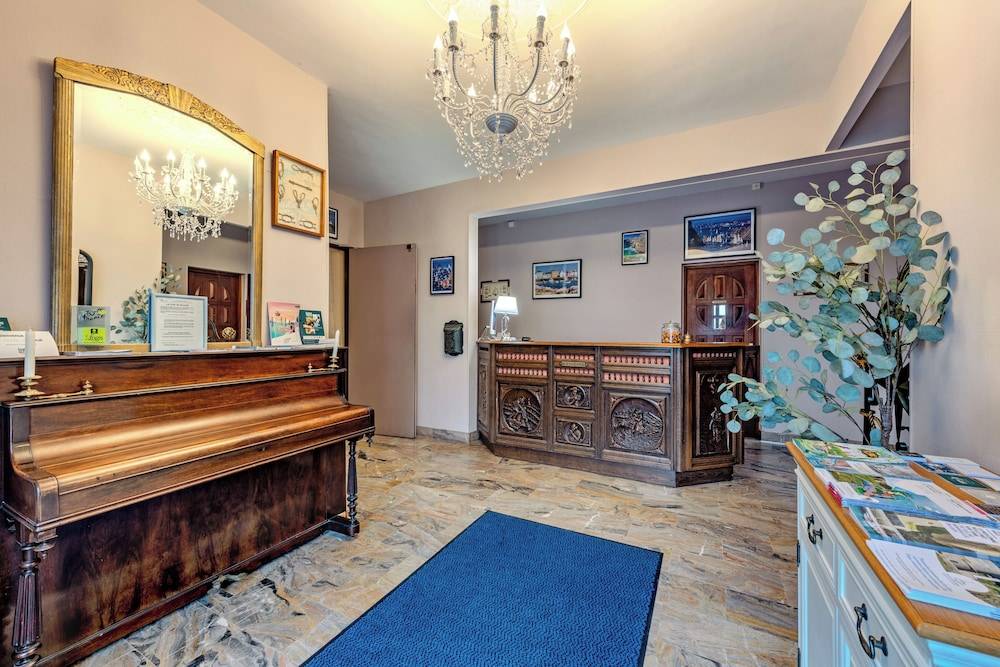 Logis Hotel De La Corniche 2