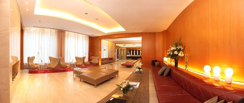 725 Continental Hotel 2